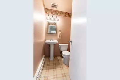 70 Rockland Dr, Pittsfield, MA 01201 - Photo 18