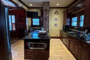 32 Summer St, Adams, MA 01220 - Photo 10