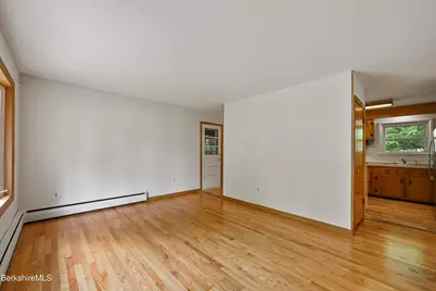 16 Wealthy Ave, Pittsfield, MA 01201 - Photo 4