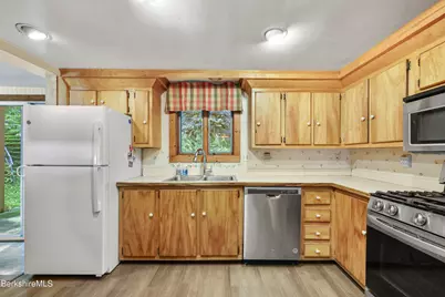 15 Silver St, Lee, MA 01238 - Photo 18