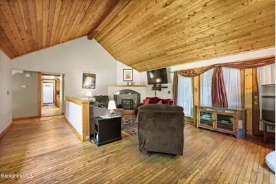 15 Silver St, Lee, MA 01238 - Photo 10
