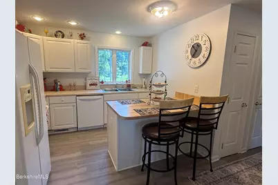 14 Richardson St #14, Cheshire, MA 01225 - Photo 2
