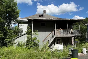 325 Walnut St, North Adams, MA 01247 - Photo 6