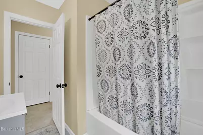 22 Wealthy Ave, Pittsfield, MA 01201 - Photo 20