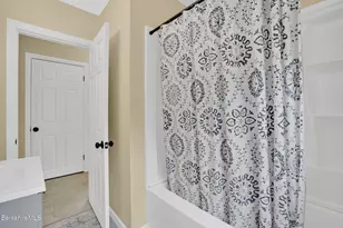 22 Wealthy Ave, Pittsfield, MA 01201 - Photo 20