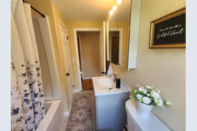 22 Wealthy Ave, Pittsfield, MA 01201 - Photo 2