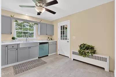 22 Wealthy Ave, Pittsfield, MA 01201 - Photo 6