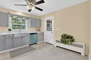 22 Wealthy Ave, Pittsfield, MA 01201 - Photo 6