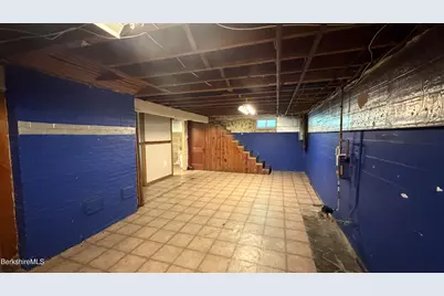 47 Beacon St, North Adams, MA 01247 - Photo 28