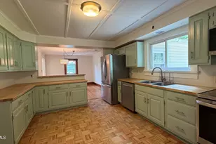 47 Beacon St, North Adams, MA 01247 - Photo 8