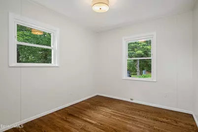 142 Franklin St, North Adams, MA 01247 - Photo 18