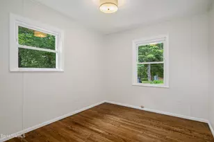 142 Franklin St, North Adams, MA 01247 - Photo 18