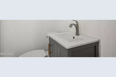 142 Franklin St, North Adams, MA 01247 - Photo 26