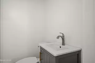142 Franklin St, North Adams, MA 01247 - Photo 26