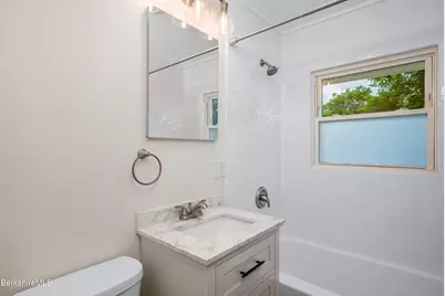 142 Franklin St, North Adams, MA 01247 - Photo 22