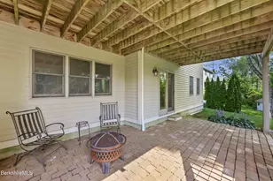 35 Meadow Ridge Dr, Pittsfield, MA 01201 - Photo 52