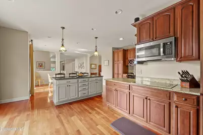 35 Meadow Ridge Dr, Pittsfield, MA 01201 - Photo 20