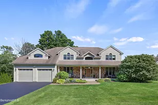 35 Meadow Ridge Dr, Pittsfield, MA 01201 - Photo 1