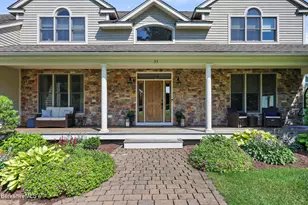 35 Meadow Ridge Dr, Pittsfield, MA 01201 - Photo 4