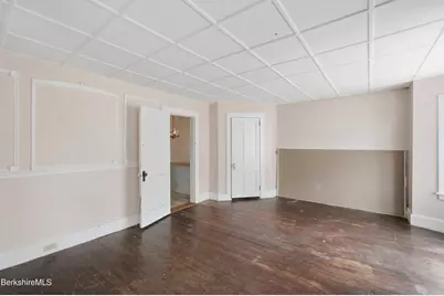 7 Lincoln St, Pittsfield, MA 01201 - Photo 10