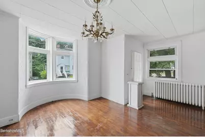 7 Lincoln St, Pittsfield, MA 01201 - Photo 8