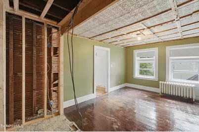 7 Lincoln St, Pittsfield, MA 01201 - Photo 14