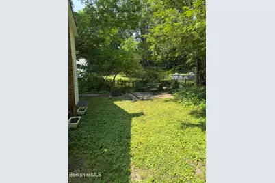 33 Hancock Rd, Williamstown, MA 01267 - Photo 22