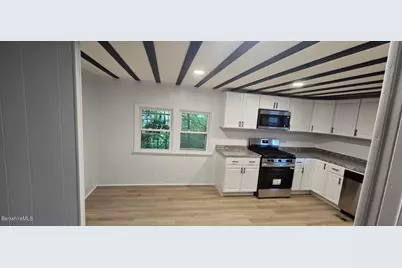 7 Ash Ln, Pittsfield, MA 01201 - Photo 4