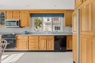 30 Lexington Pkwy, Pittsfield, MA 01201 - Photo 4