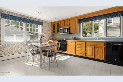 30 Lexington Pkwy, Pittsfield, MA 01201 - Photo 6