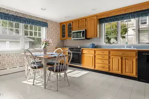 30 Lexington Pkwy, Pittsfield, MA 01201 - Photo 6
