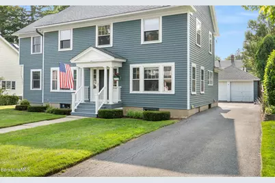 30 Lexington Pkwy, Pittsfield, MA 01201 - Photo 2