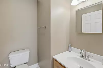 130 Oliver Ave, Pittsfield, MA 01201 - Photo 16