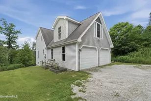 130 Oliver Ave, Pittsfield, MA 01201 - Photo 2