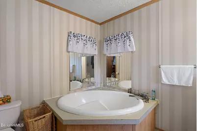 9 S County Rd, Florida, MA 01247 - Photo 34
