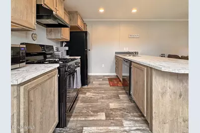 7 Third Ave, Cheshire, MA 01225 - Photo 6