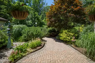 14 Fairway Dr, Lenox, MA 01240 - Photo 2