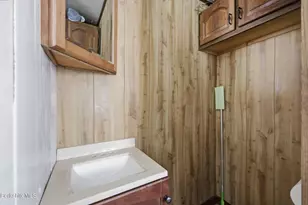 33 Gibbs Rd, Blandford, MA 01008 - Photo 10