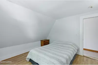 11 Burnham St, North Adams, MA 01247 - Photo 12