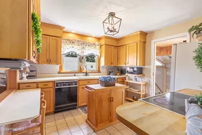 38 Connecticut Ave, Pittsfield, MA 01201 - Photo 8