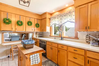 38 Connecticut Ave, Pittsfield, MA 01201 - Photo 10