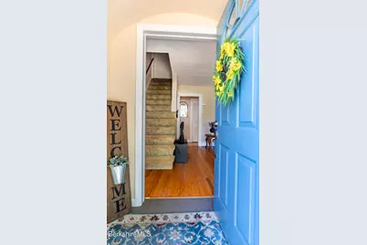 38 Connecticut Ave, Pittsfield, MA 01201 - Photo 2