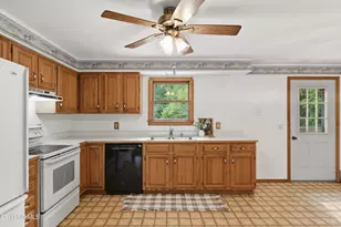 90 Brickyard Ct, North Adams, MA 01247 - Photo 10