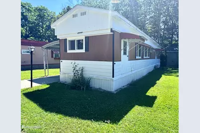 12 Pinnacle Dr, Adams, MA 01220 - Photo 2