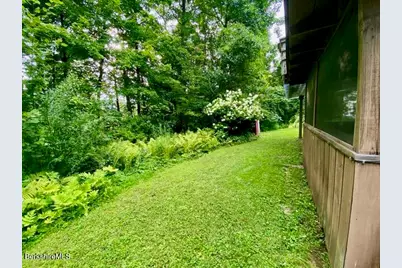 9 Forest Row, Great Barrington, MA 01230 - Photo 20