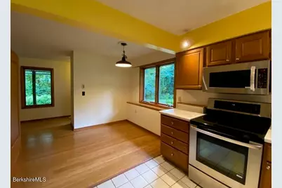 9 Forest Row, Great Barrington, MA 01230 - Photo 6
