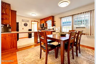 106 Gamwell Ave, Pittsfield, MA 01201 - Photo 10
