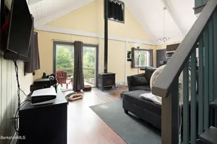 25 S Sandisfield Rd, Sandisfield, MA 01255 - Photo 20