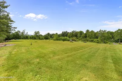 497 Gale Ave, Pittsfield, MA 01201 - Photo 4