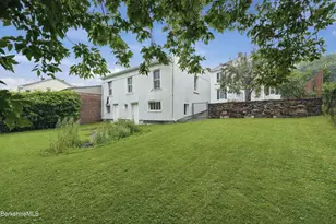 1228 East St, Pittsfield, MA 01201 - Photo 32